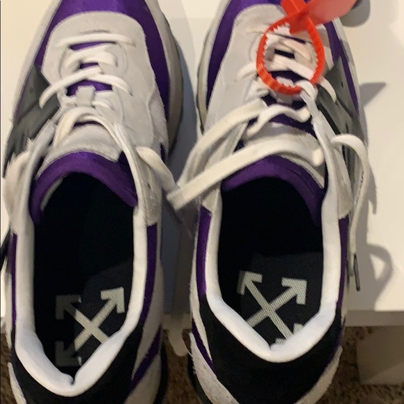 off white shoes - Picture 5 of 5